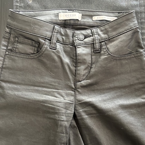 Black Guess Mid Rise Skinny pants - Size 24 - Picture 2 of 4